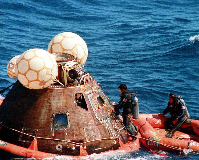 Спускаемый аппарат Аполлон 11