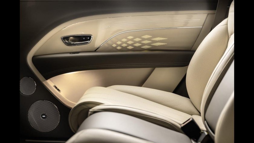 Bentley Bentayga EWB