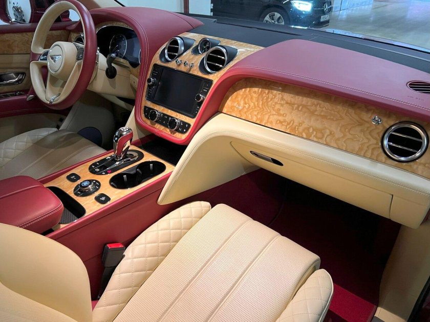 Bentley bentayga салон