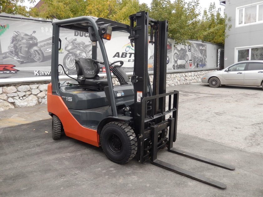 Вилочный погрузчик Тойота 3 тонны