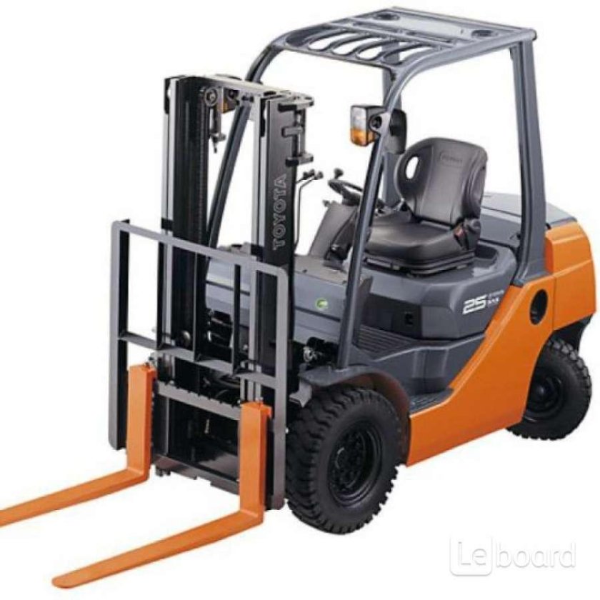 Вилочный погрузчик Тойота 1.5 электрический