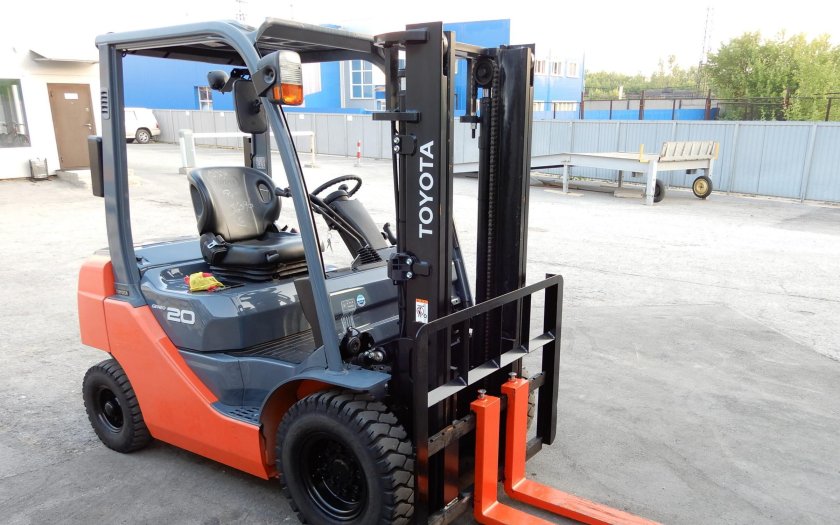 Тойота погрузчик вилочный 2.5 тонны дизель