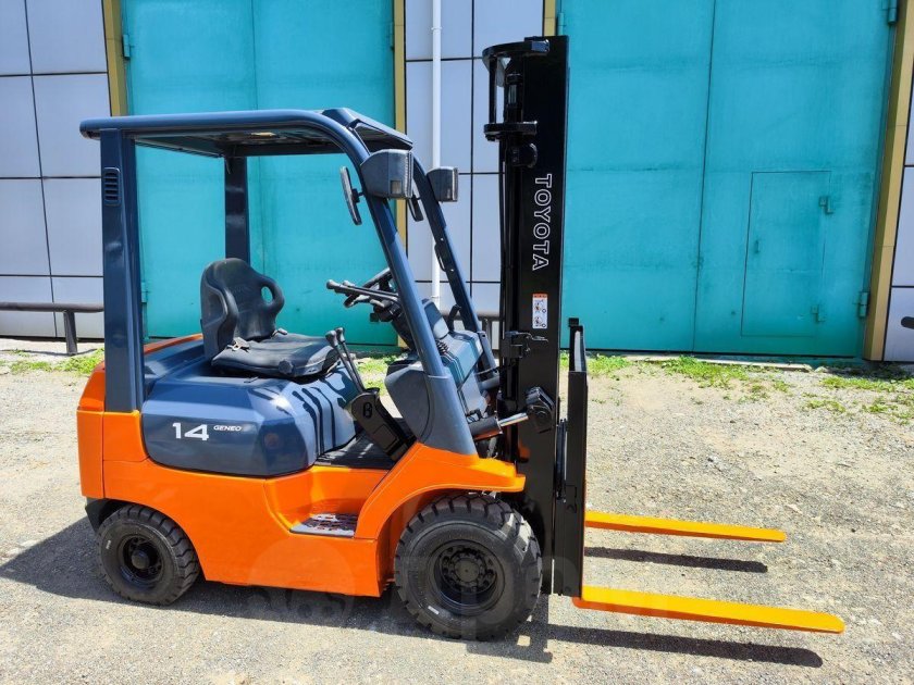 Погрузчик тойота