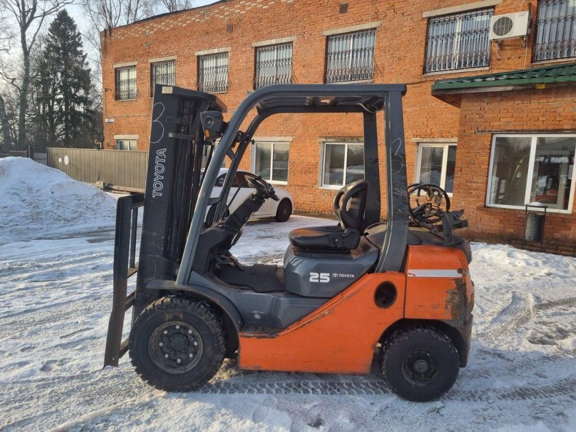 Тойота 8 fd30 ( вилочный погрузчик