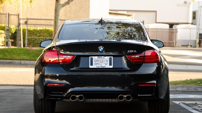 BMW m3 сзади 2021