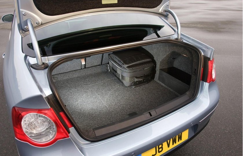 Багажник Passat b6 седан