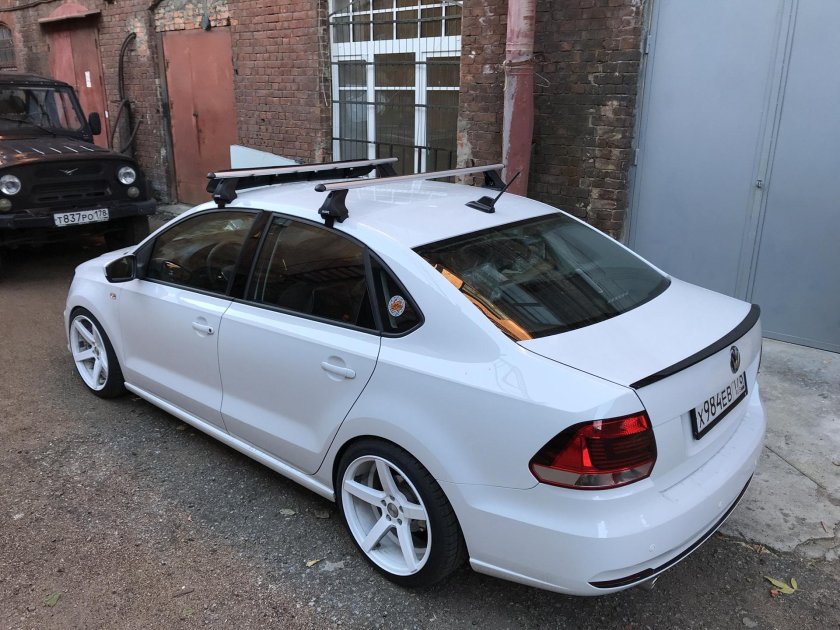 Volkswagen Polo багажник на крышу