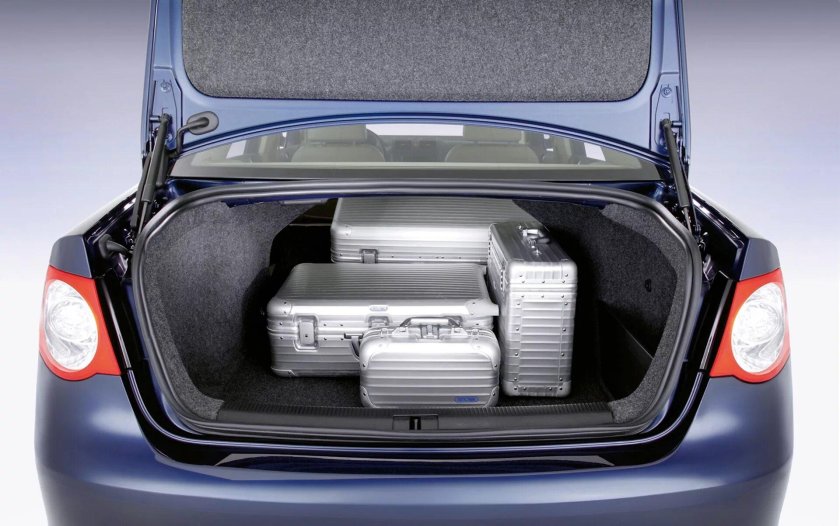 Джетта 5 багажник