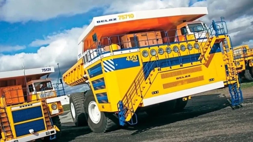 БЕЛАЗ-75710 самосвал