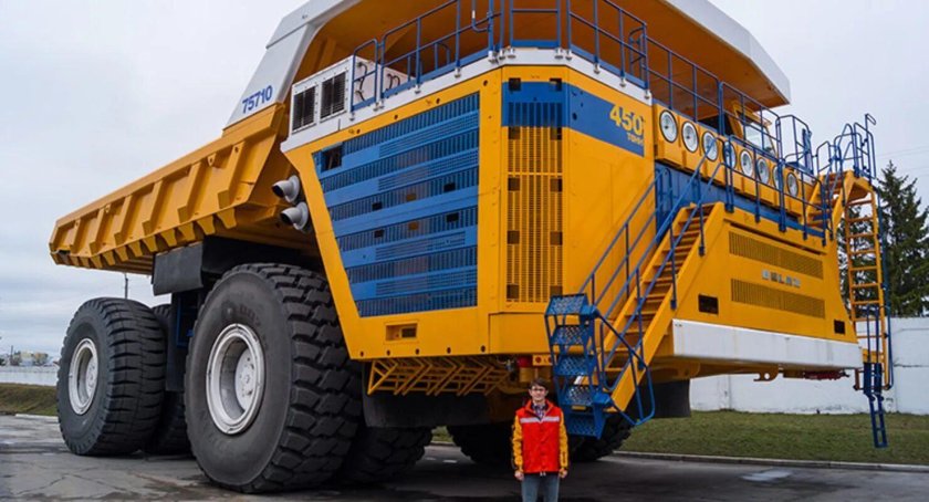 БЕЛАЗ-75710 самосвал