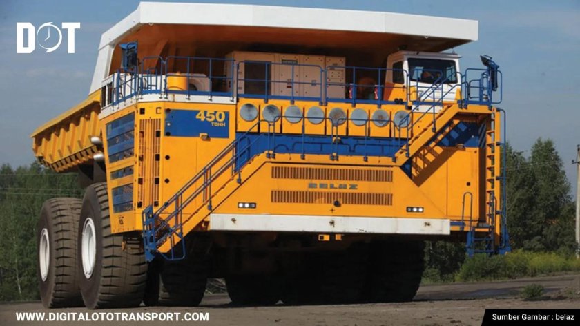 Карьерный самосвал белаз