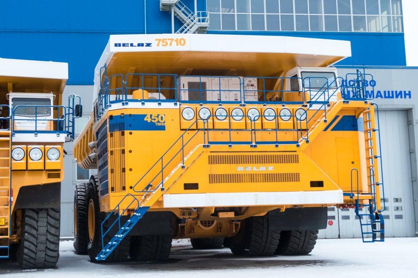 БЕЛАЗ-75710 самосвал
