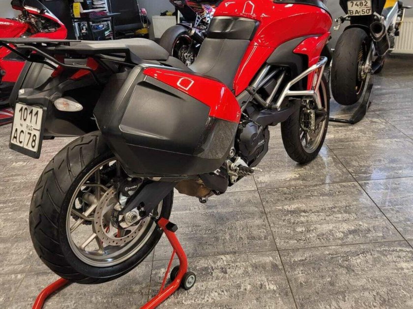 Спортивные мотоцикл