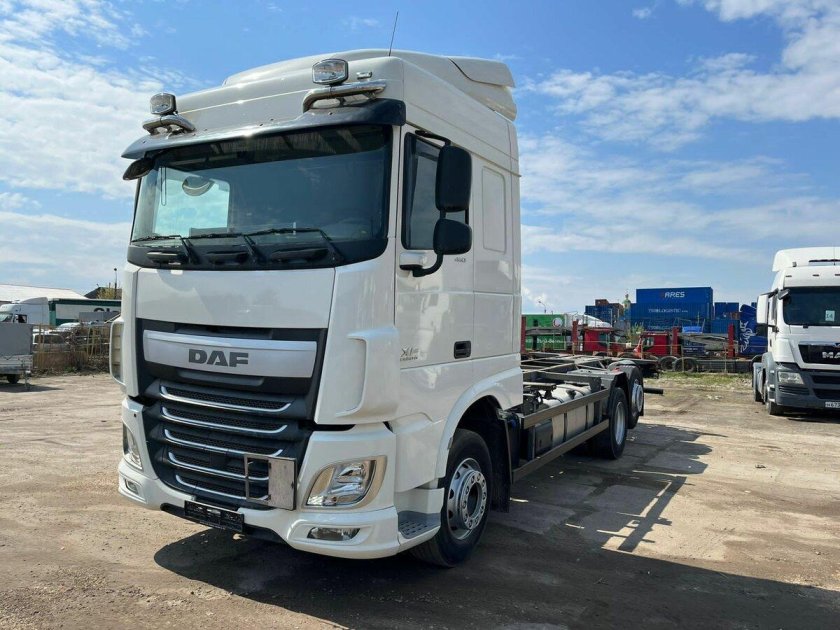 Контейнеровоз DAF XF 460
