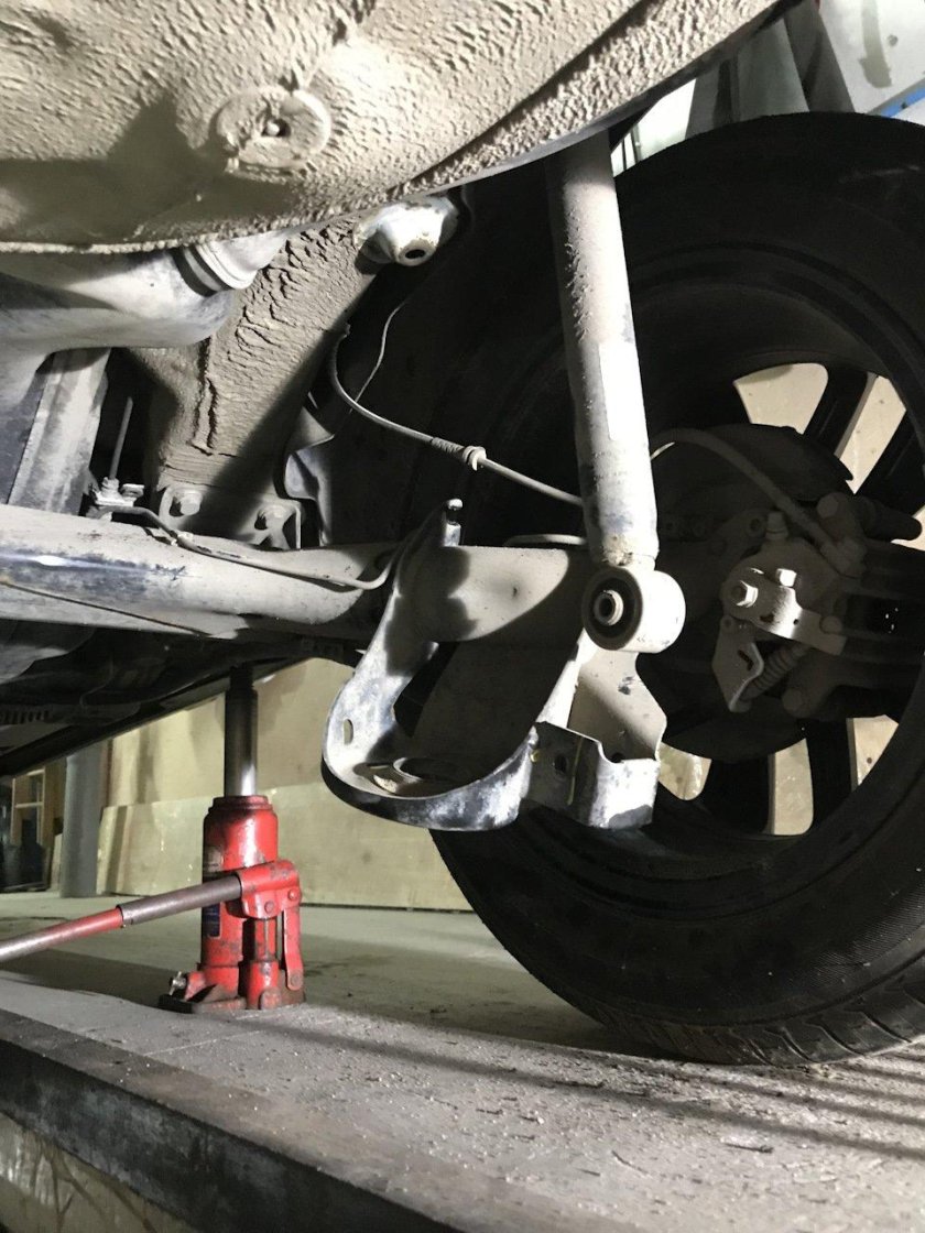 Передняя подвеска Шкода Рапид