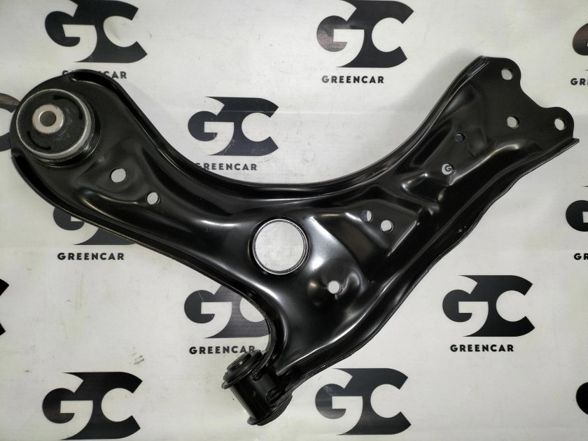 Рычаг правый передний Шкода Рапид