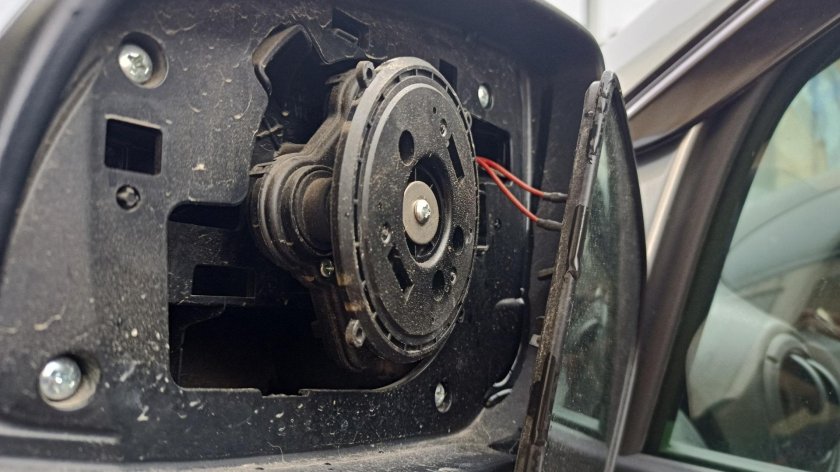 Заглушка зеркала Ларгус