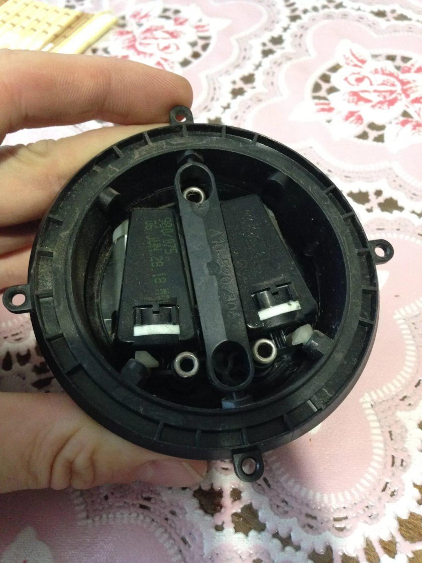 Моторчик электропривода зеркал Рено Логан-2