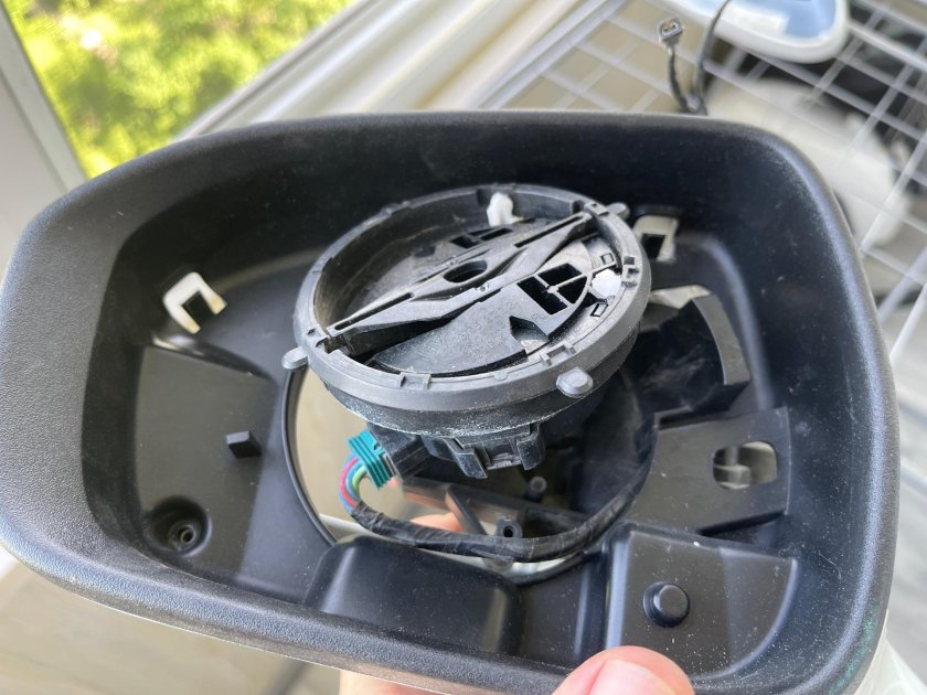 Электропривод зеркала акцент