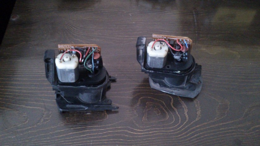 Моторчик складывания зеркал Киа Соренто 2