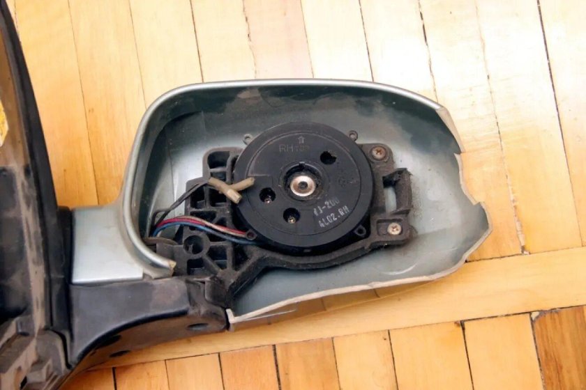 Привод зеркала Cerato 3