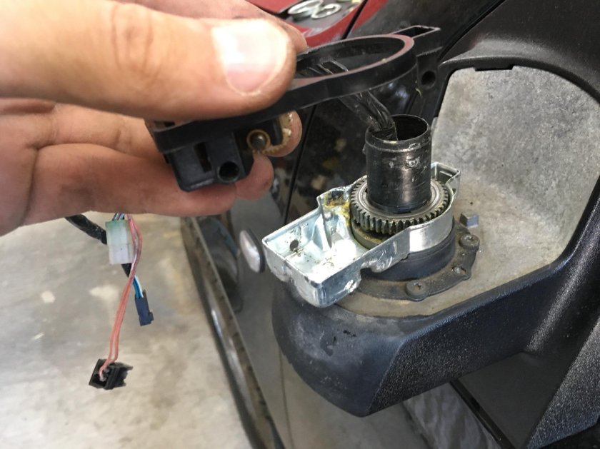 Механизм складывания зеркал Тахо 900