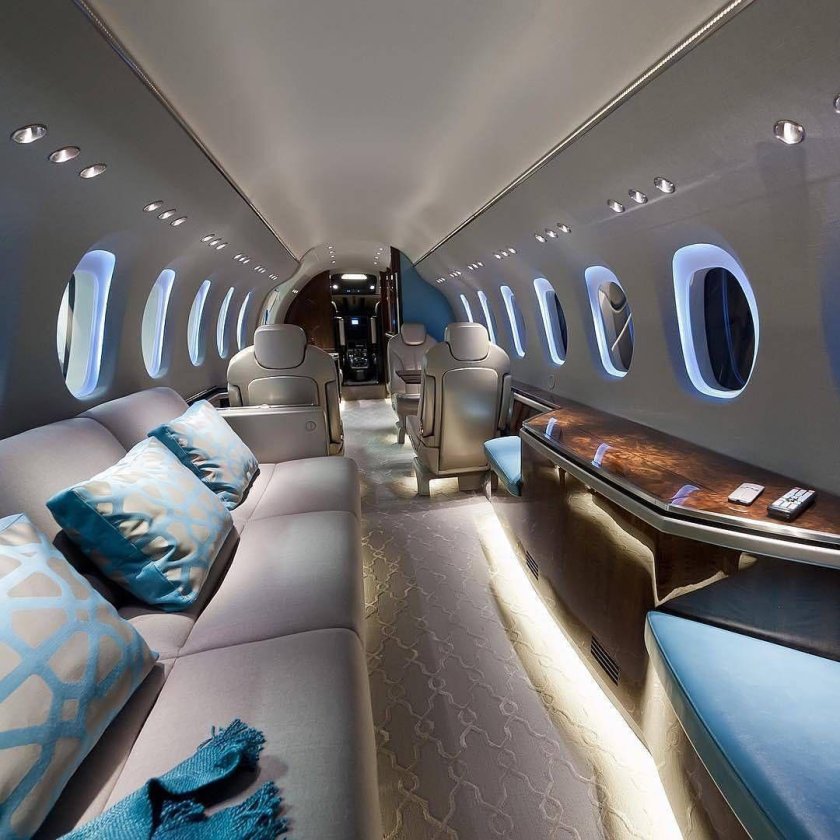 Самолет прайвет Джет