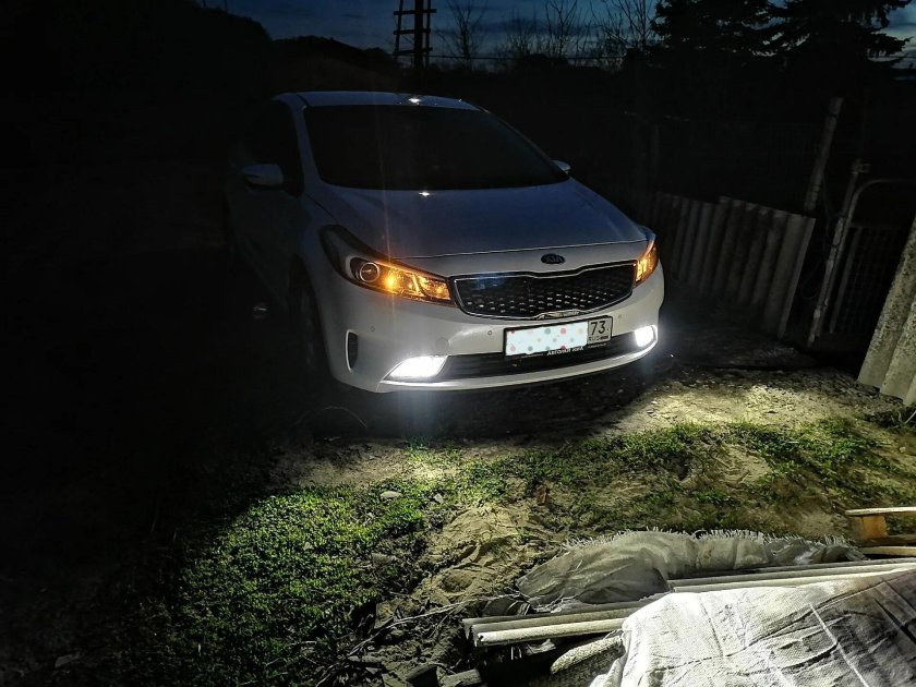 Оранжевые габариты Киа Рио 3