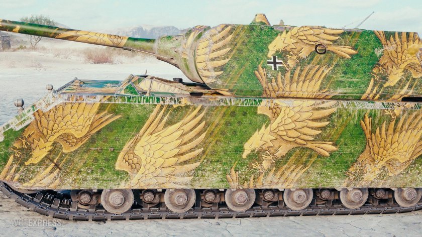 Танк в камуфляже