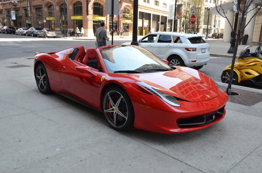 Феррари на золотых дисках