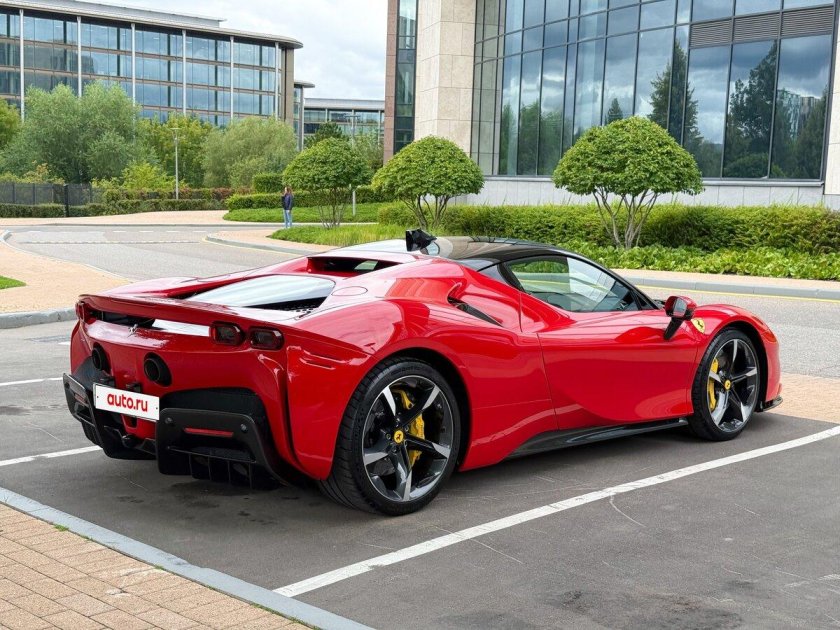 Ferrari sf 90 stradale spider