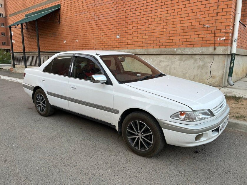 Toyota carina t 210