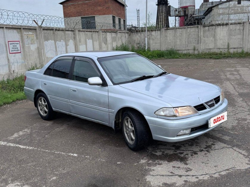 Toyota carina 2000