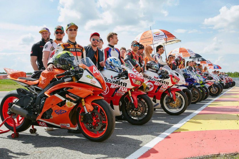 Шоссейно кольцевой мотоцикл