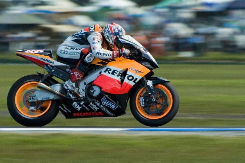 Гоночный мотоцикл