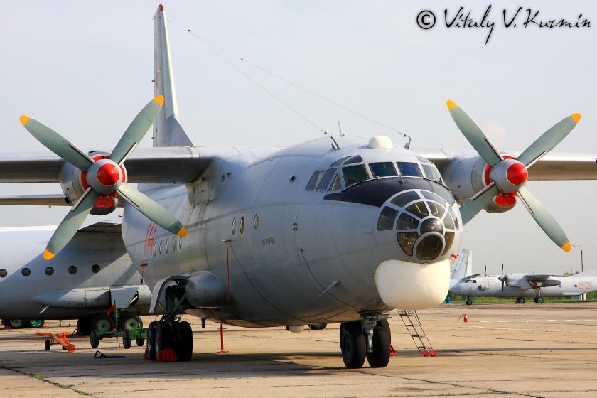 Антонов АН-26