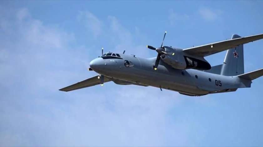 АН-26 военно-транспортный самолёт