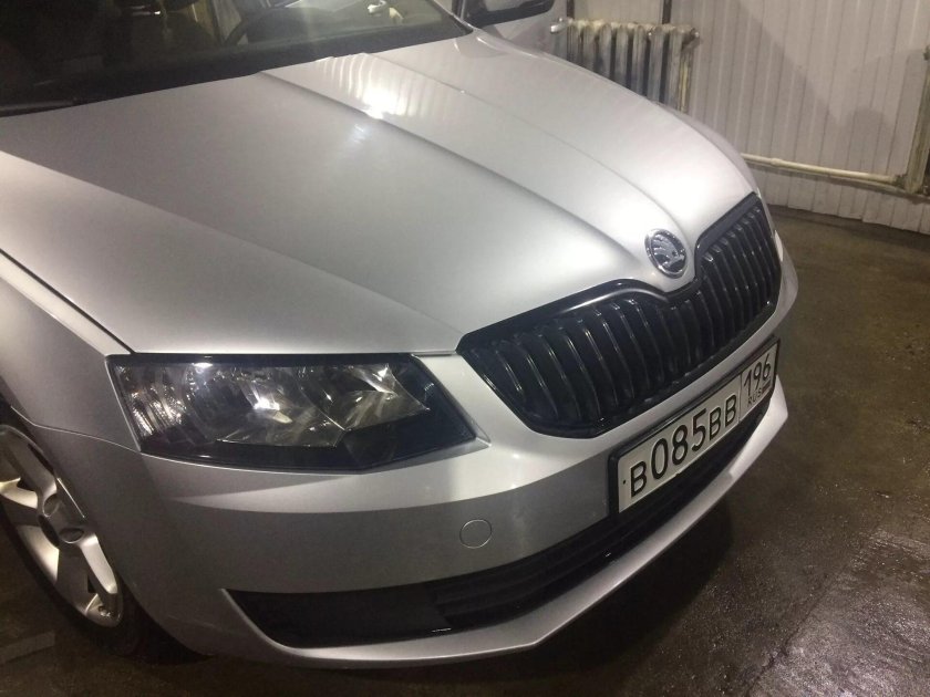 Шкода Октавия а7 черная крыша