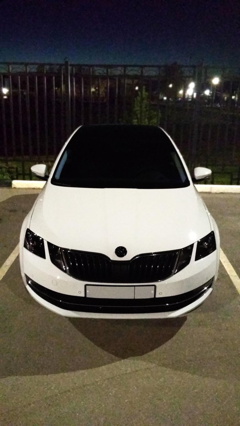 Шкода Октавия а5 с черной крышей