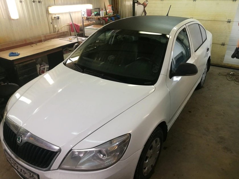 Белый кузов черная крыша