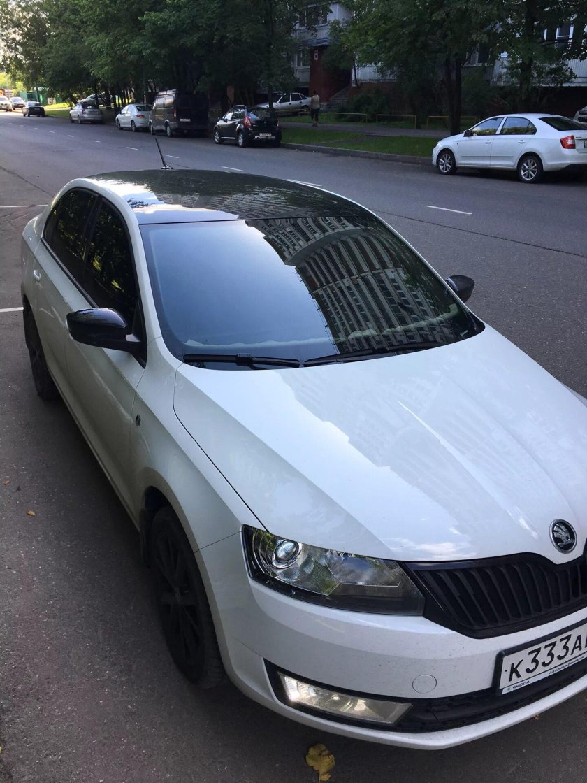 Шкода Октавия а7 черная крыша