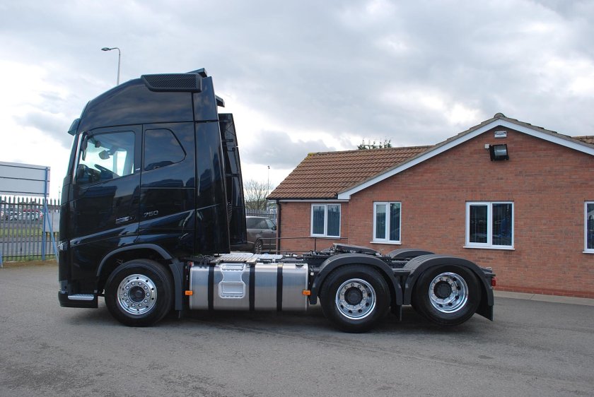 Volvo FH 6x4 седельный