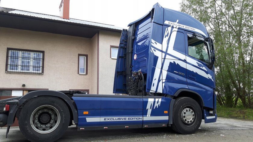 Вольво fh4 шведский флаг