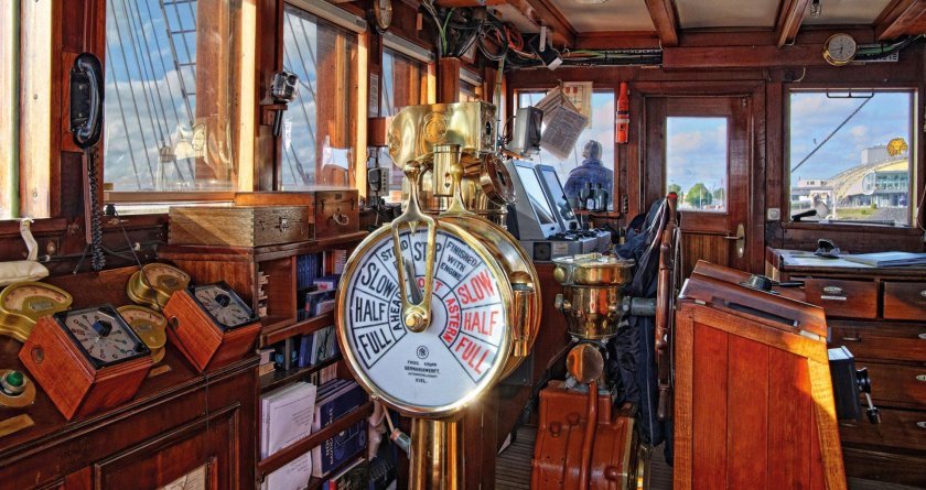 Капитанский мостик Британика