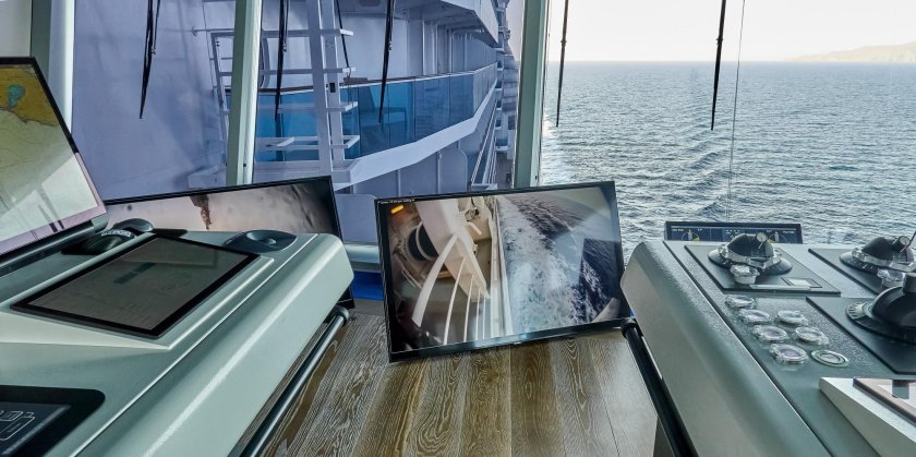 Моторная яхта