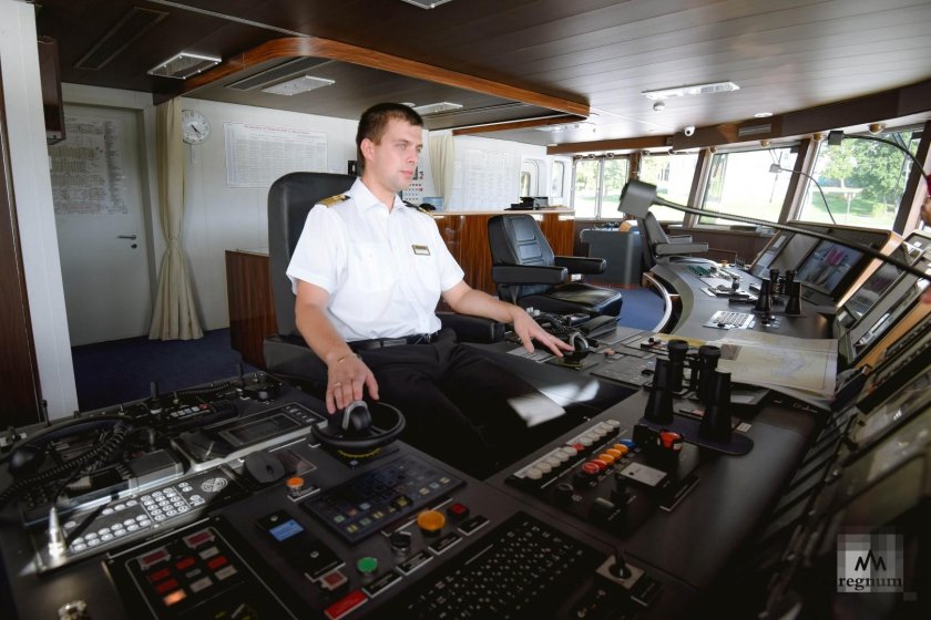 Мустай Карим теплоход