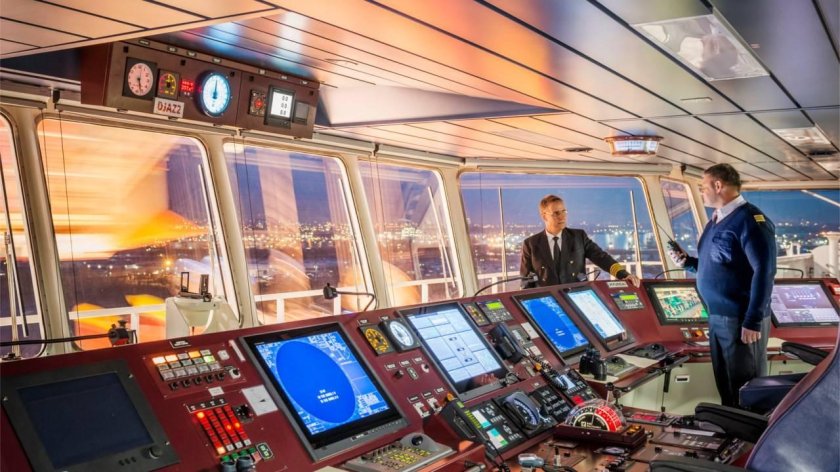 Капитанский мостик на корабле