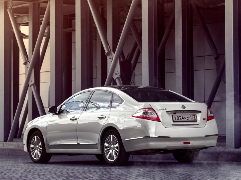 Nissan Teana j32