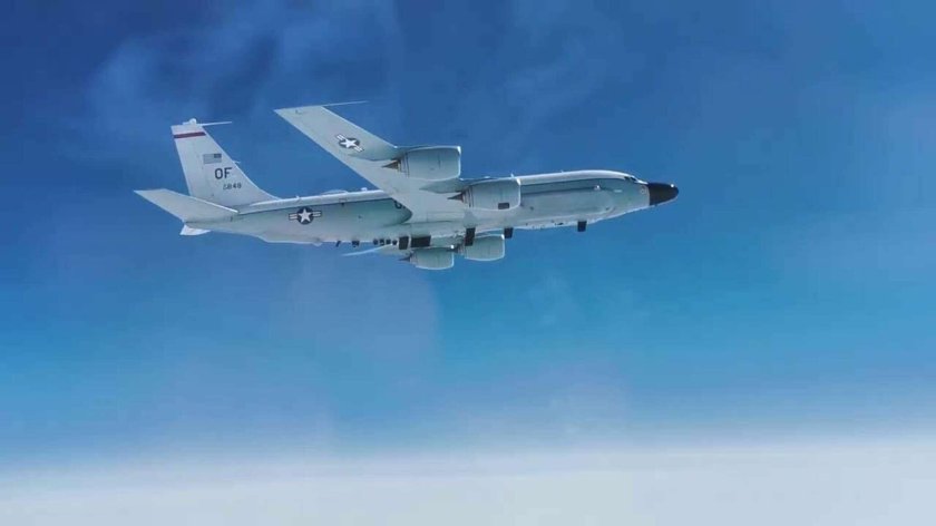 RC 135v самолет разведчик