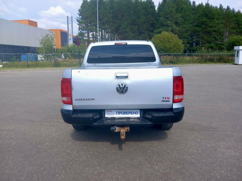 Серебристый фольксваген